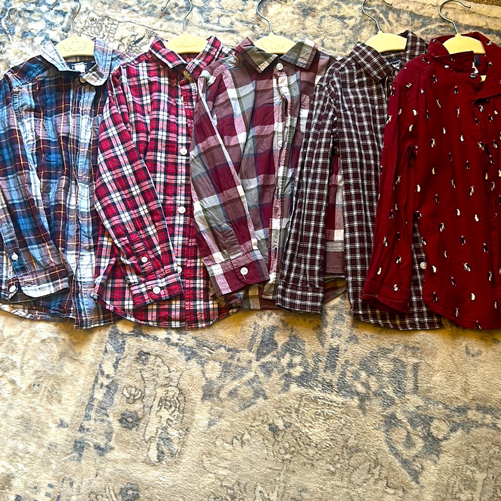 (5) Children’s Place Boys size 5 Button Downs